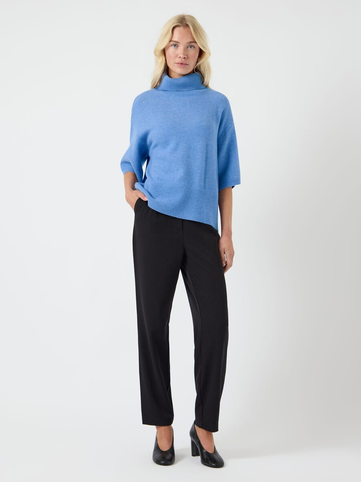 Blauwe wollen turi met rolkraag Yasemila Y.A.S