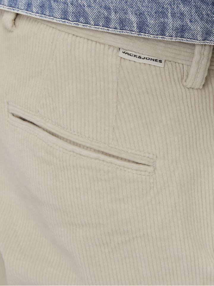Creme kleurige broek in ribfluweel tapered fit  Jack&Jones 