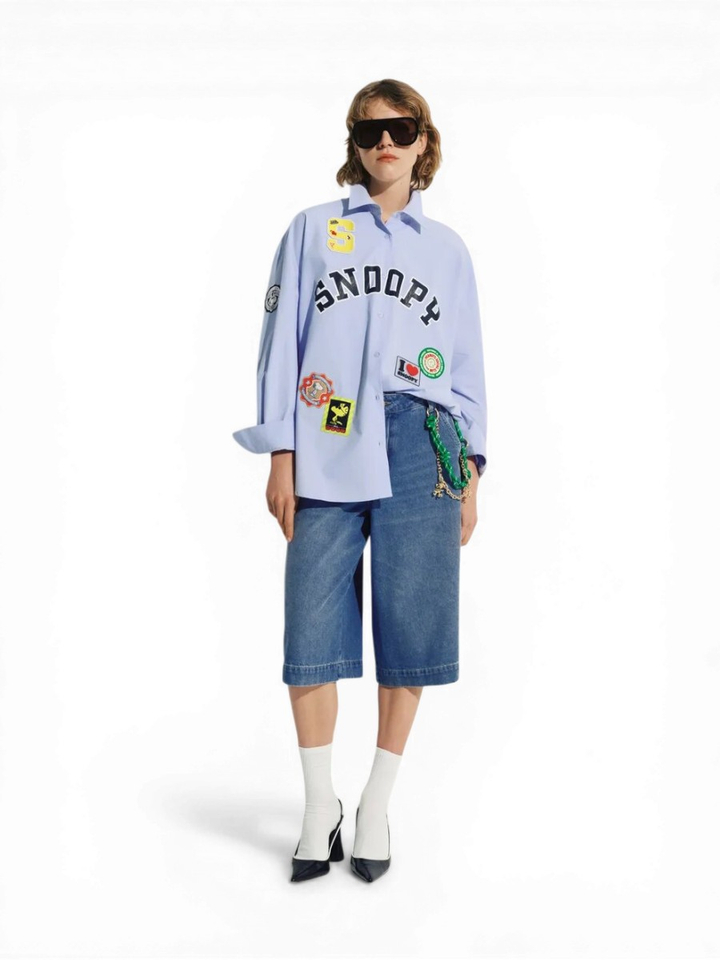 Lichtblauw katoenen shirt met veelkleurige Peanuts Snoopy-patches Jarlie Essentiel