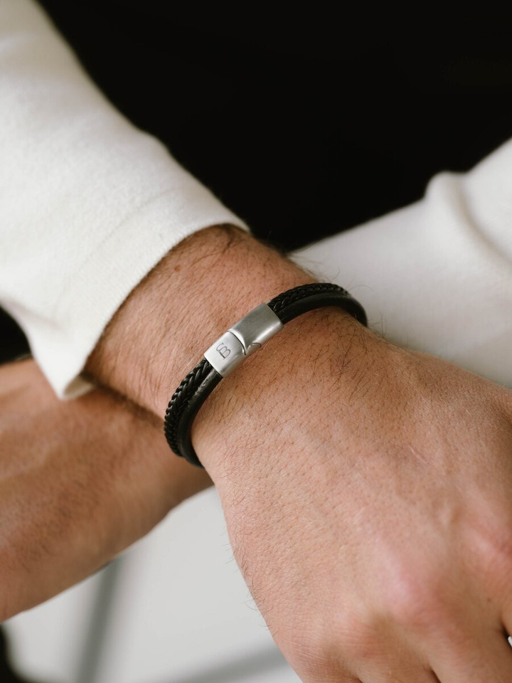 Zwarte leren armband Denby Steel And Barnett