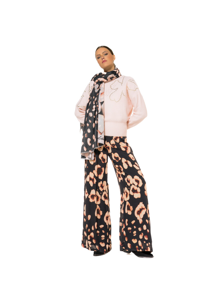 Roze trui met goudkleurig detail in bloemvorm Caroline Biss