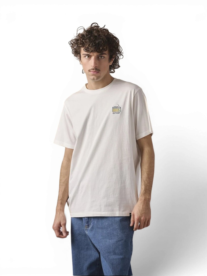Witte t-shirt met vintage radio thee Antwrp