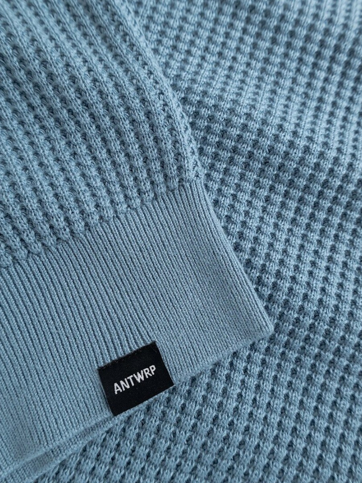 Blauwe polo met detail aan de kraag Antwrp 