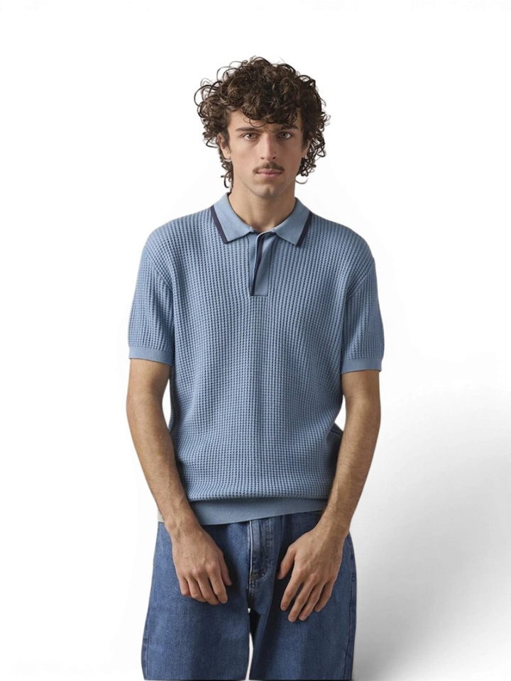 Blauwe polo met detail aan de kraag Antwrp 