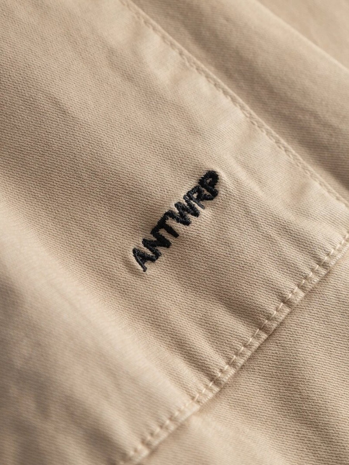 Beige tapered fit chino met bandplooi Navigator Antwrp 