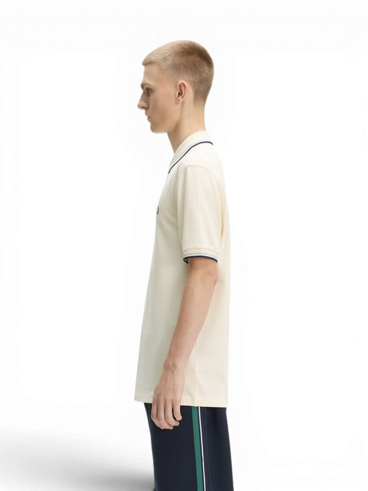 Ecrukleurige polo met detail aan de kraag en mouw Fred Perry