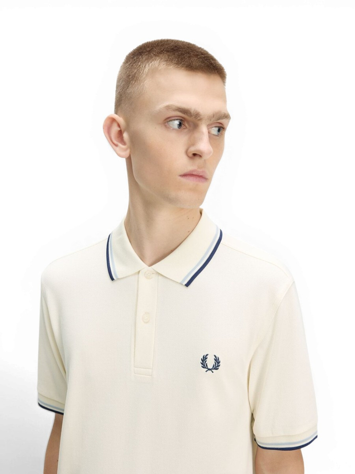 Ecrukleurige polo met detail aan de kraag en mouw Fred Perry
