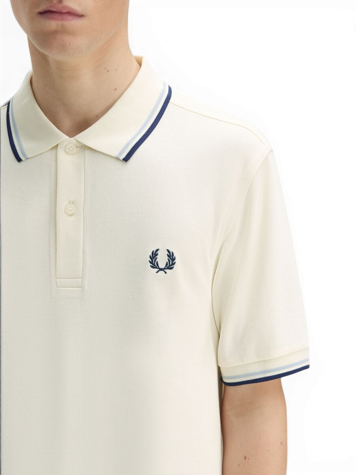 Ecrukleurige polo met detail aan de kraag en mouw Fred Perry