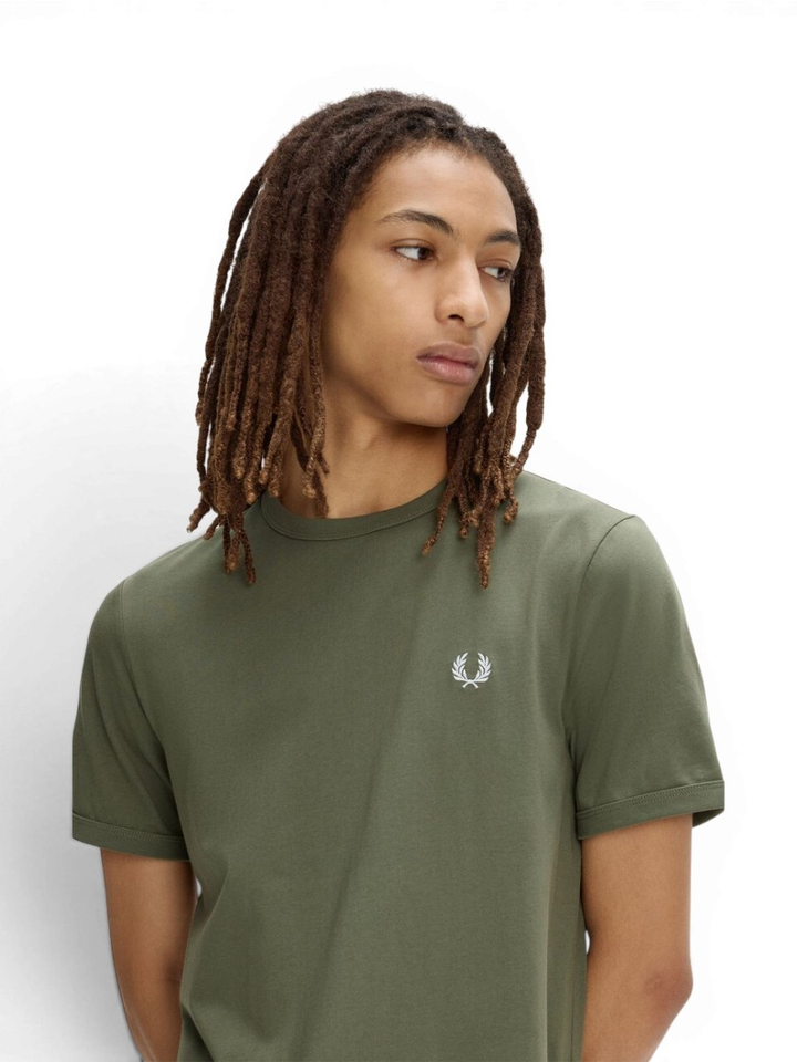 Kakigroene t-shirt met logo Fred Perry 