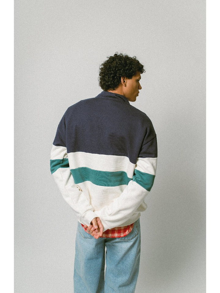 Blauw sweater met ecru en groene streep en logo Carter Kaotiko