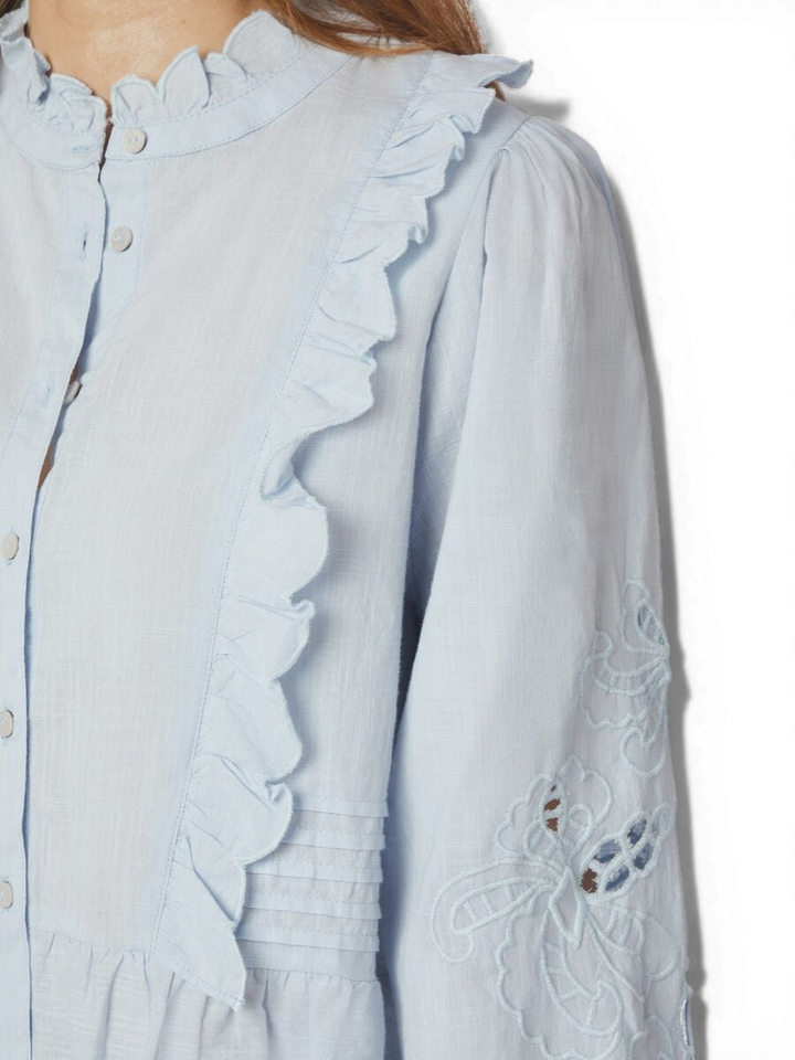 Blauwe bloes met broderie en ruches Petrine Neo Noir