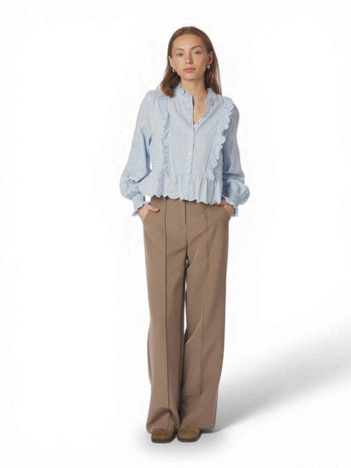 Blauwe bloes met broderie en ruches Petrine Neo Noir