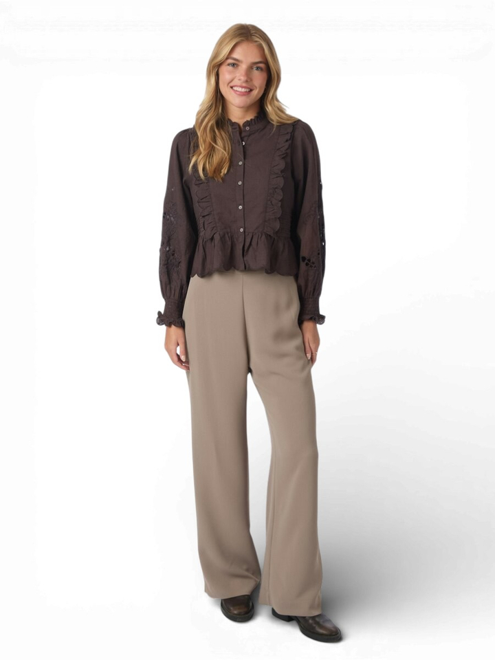 Bruine bloes met broderie Pertine Neo Noir 