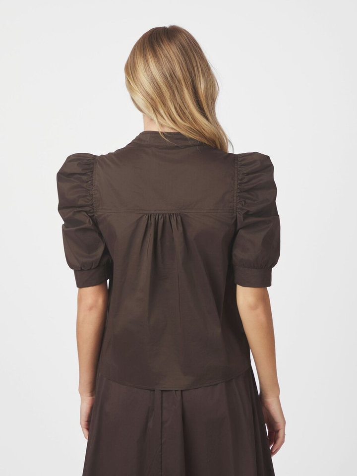 Donkerbruine blouse met pofmouw Roella Neo Noir 