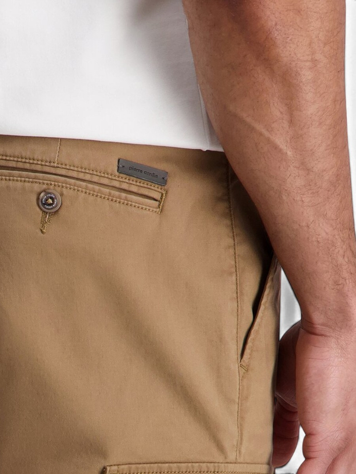 Bruine short met opgestikte zijzakken Pierre Cardin