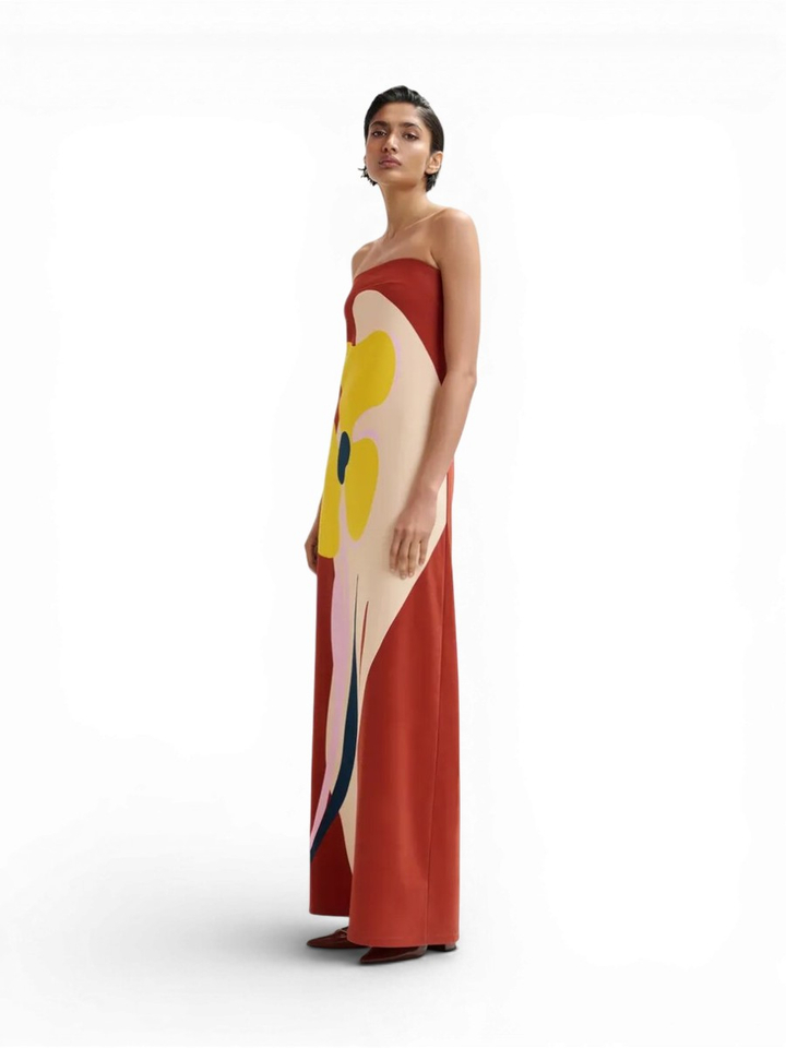 Roestbruine, crème en gele strapless maxi-jurk met oversized bloemenprint Jannick Essentiel 