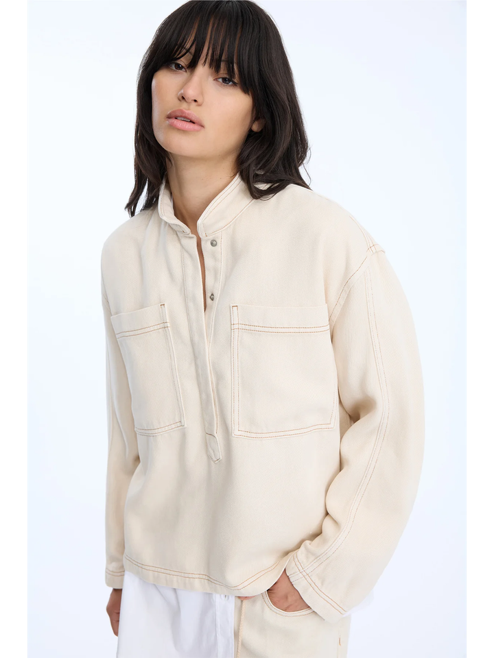 Beige soepelvallende jeans bloes Tuxa Munthe