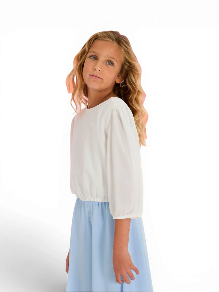 Witte bloes cropped Veronique Blue Bay
