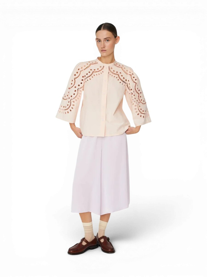 Lichtroze katoenen bloes met broderie detail Stella Nova