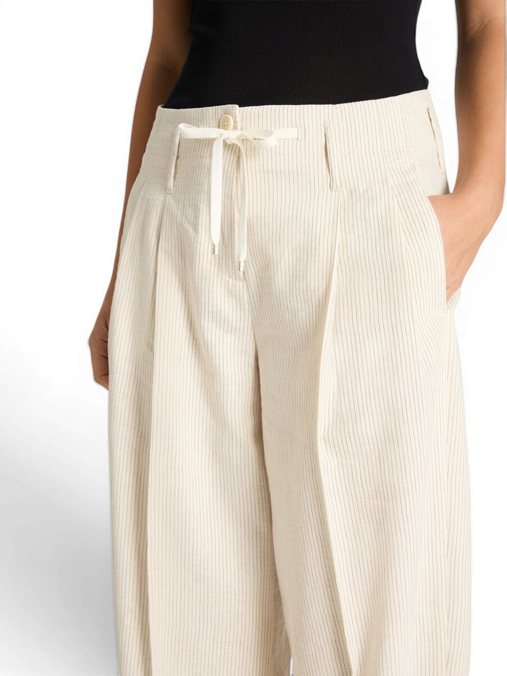 Beige wijde broek met bandplooi en fijne streep Addison Cambio 