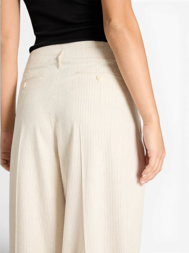Beige wijde broek met bandplooi en fijne streep Addison Cambio 