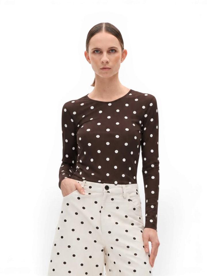 Bruine t-shirt met een stretch polkadotprint Jodie Baum Und Pherdgarten