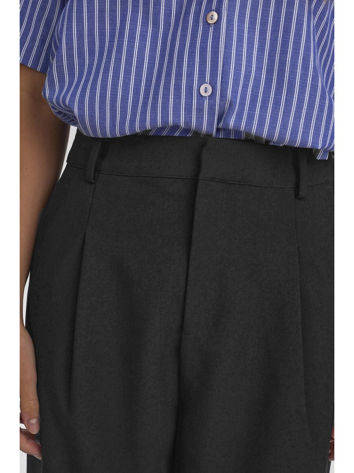 Zwarte wijde broek met bandplooi Mathy Numph