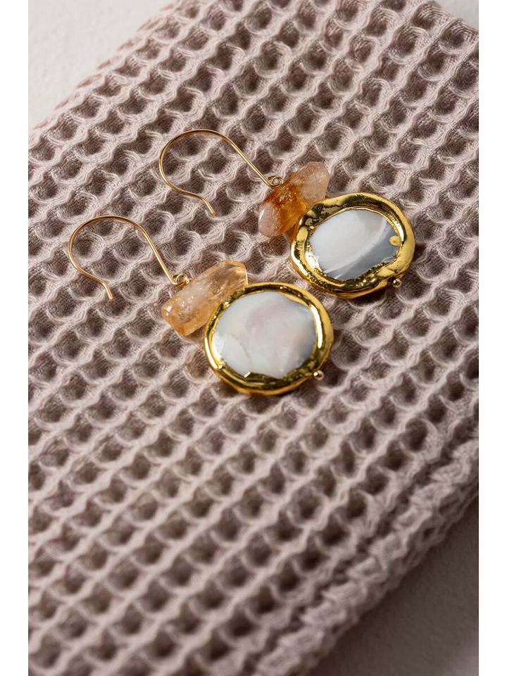 Ronde parelmoer & citrien chips oorbellen Miro Murielle Perrotti 