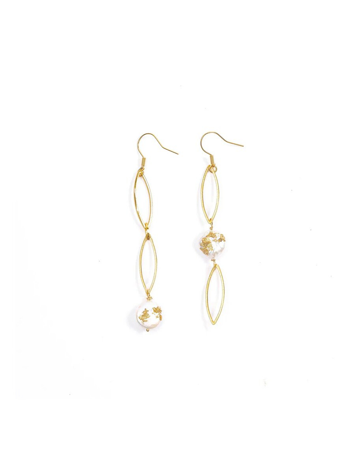 Asymmetrische langwerpige mesh en pareloorbellen Britney Murielle Perrotti 