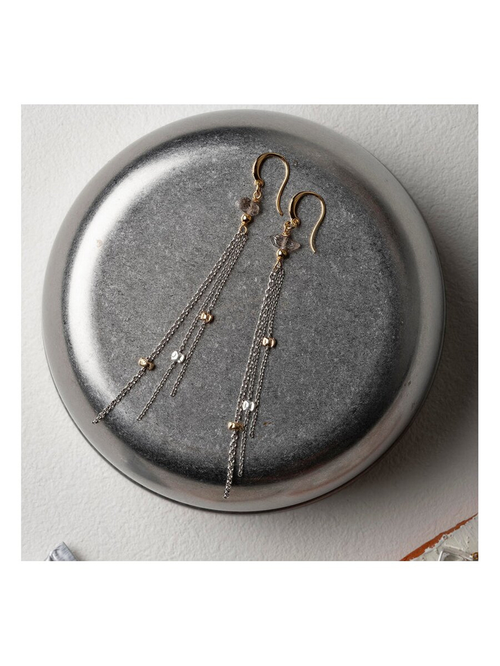 Symmetrische oorbellen met meerdere kettingen Pompom Murielle Perrotti 