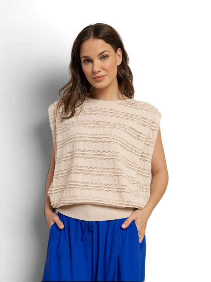 Beige top met schoudervulling Studio Anneloes 
