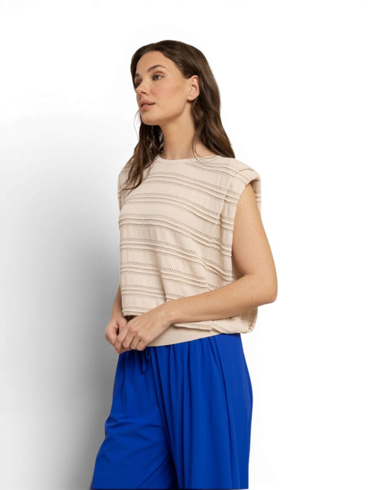 Beige top met schoudervulling Studio Anneloes 