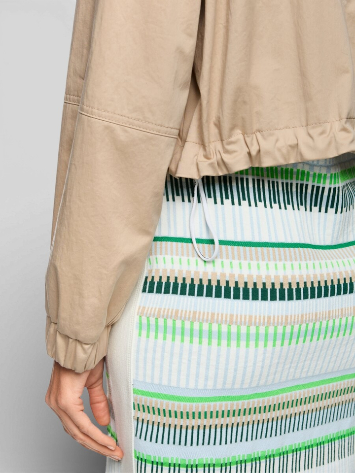 Beige dunne korte vest met drukknopen