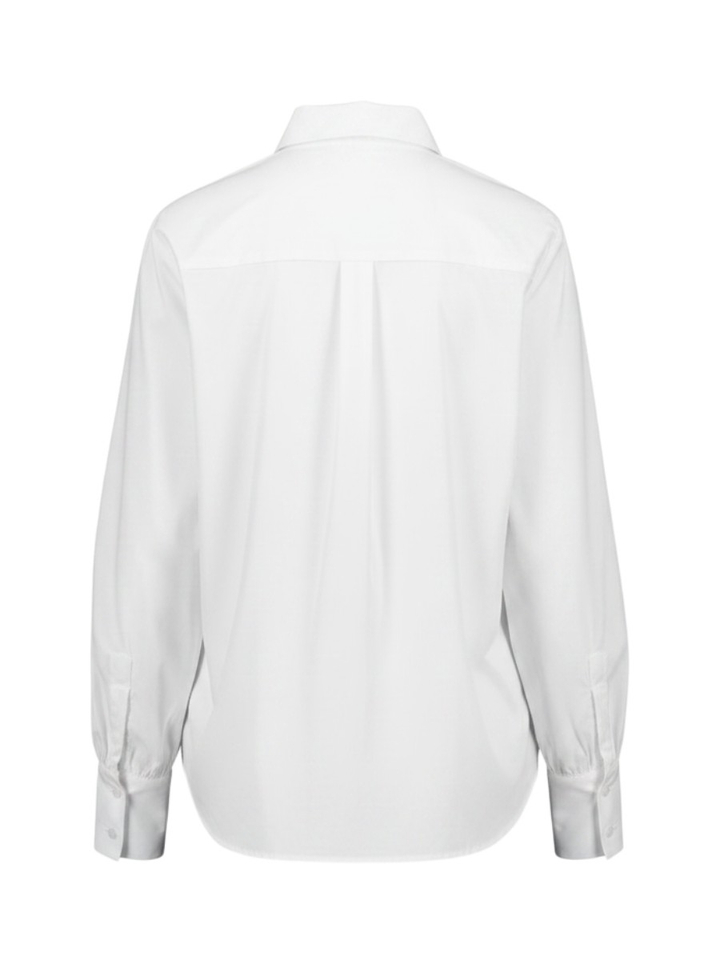 Witte blouse met bloemedetail aan de mouwen Riani