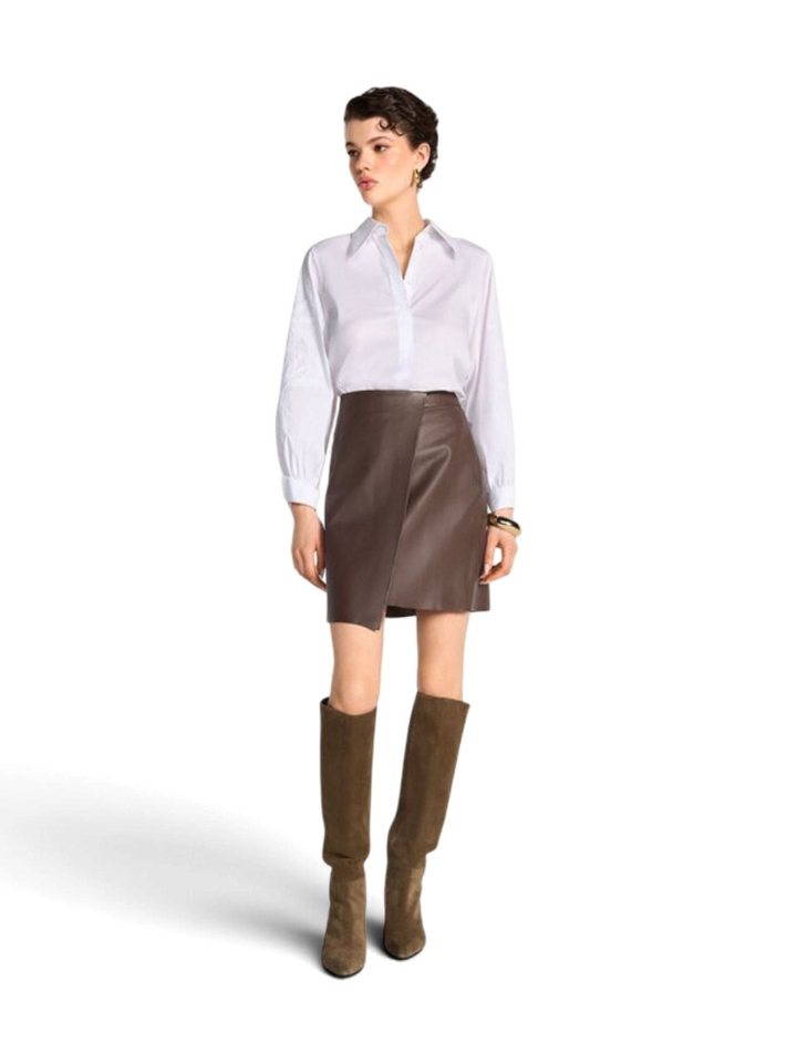 Witte blouse met bloemedetail aan de mouwen Riani 