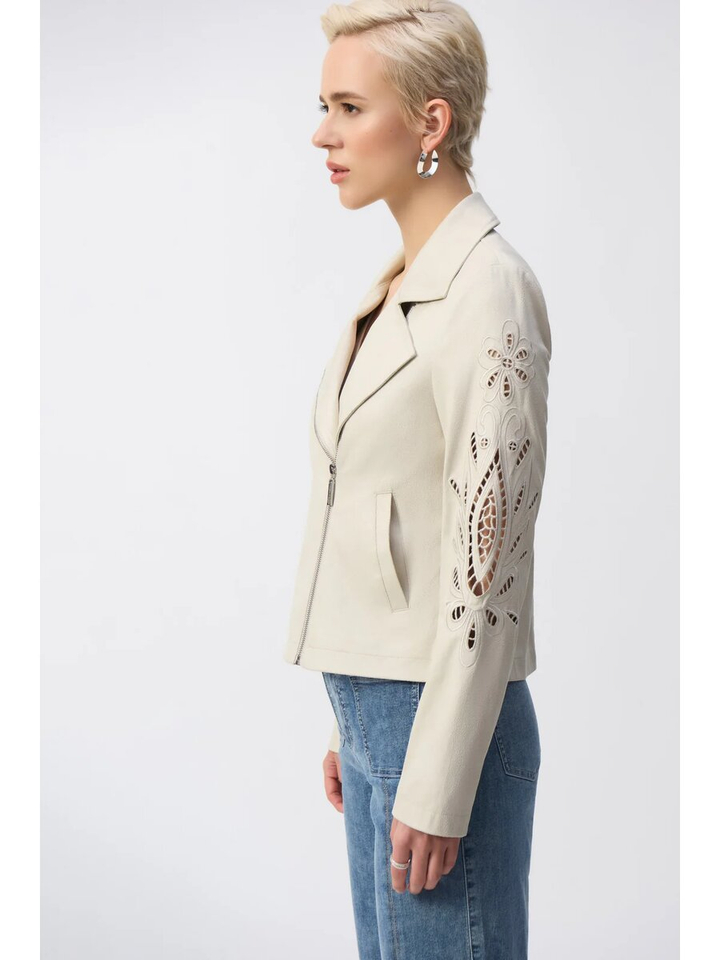 Beige jas met detail aan de mouwen Joseph Ribkoff