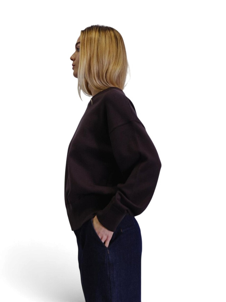 Donkerbruine turi met ronde hals Margot LS Withblack 