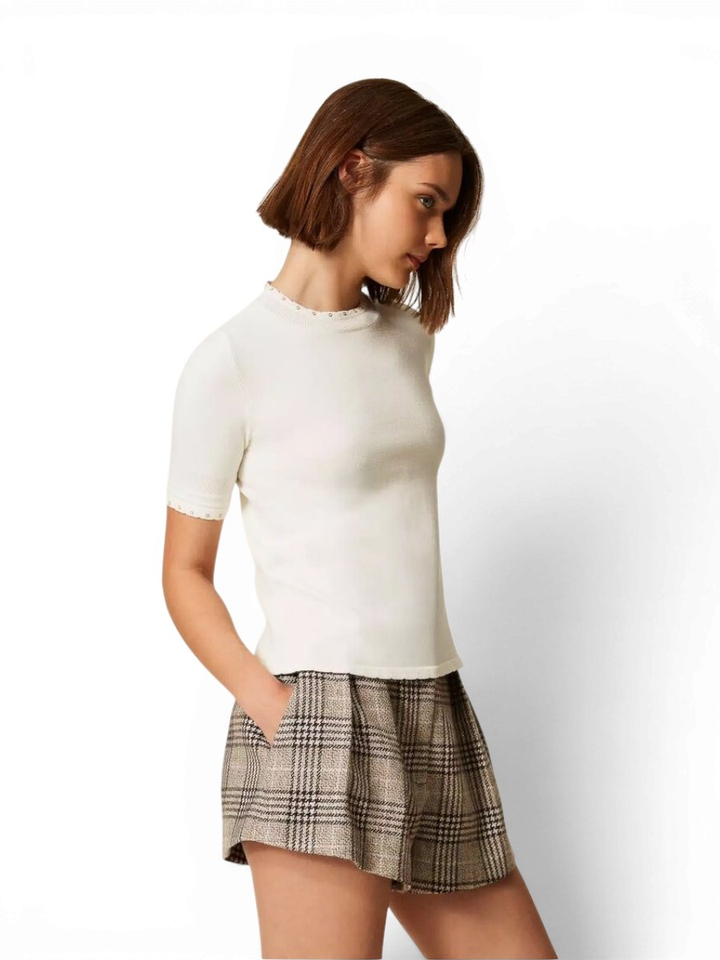 Ecrukleurige trui met geschulpte rand en studs Twinset