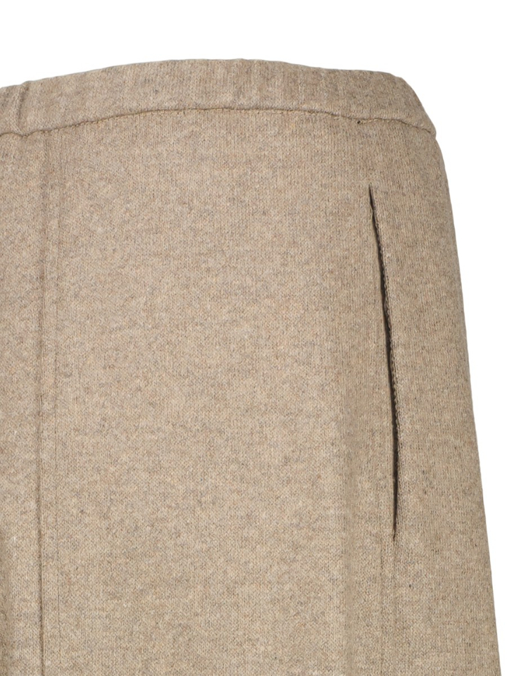 Zacht bruine comfortabele broek in ballon fit in kasjmier Liviana Conti