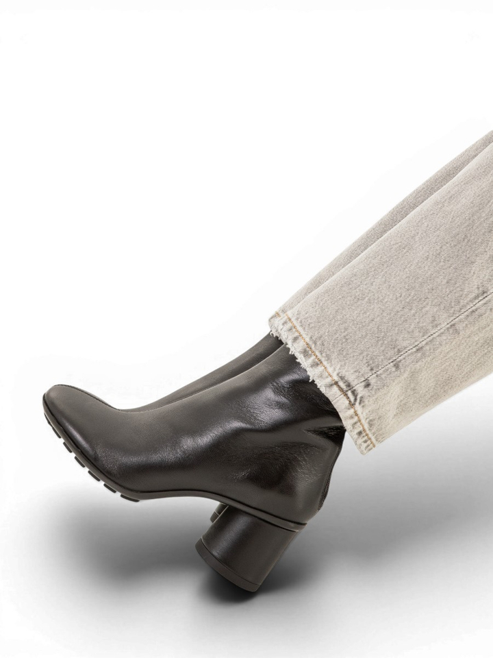 Zwarte laarzen met hak Curvy Bootie AGL