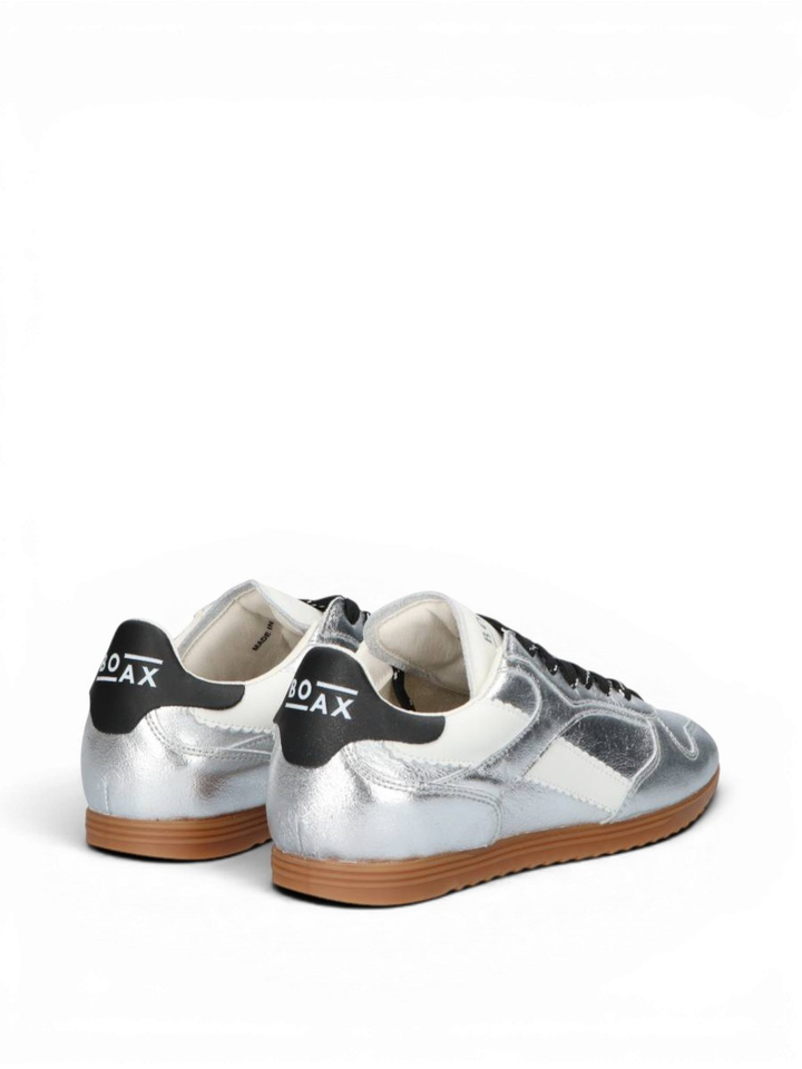 Zilverkleurige sneakers met zwart detail Track Boax Studio