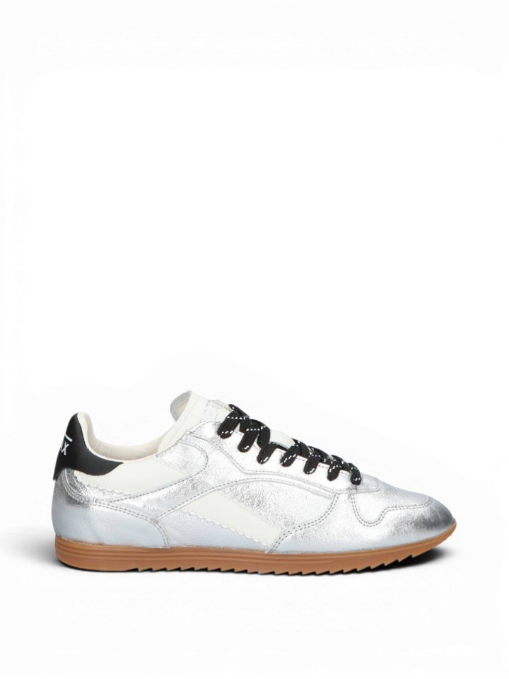Zilverkleurige sneakers met zwart detail Track Boax Studio