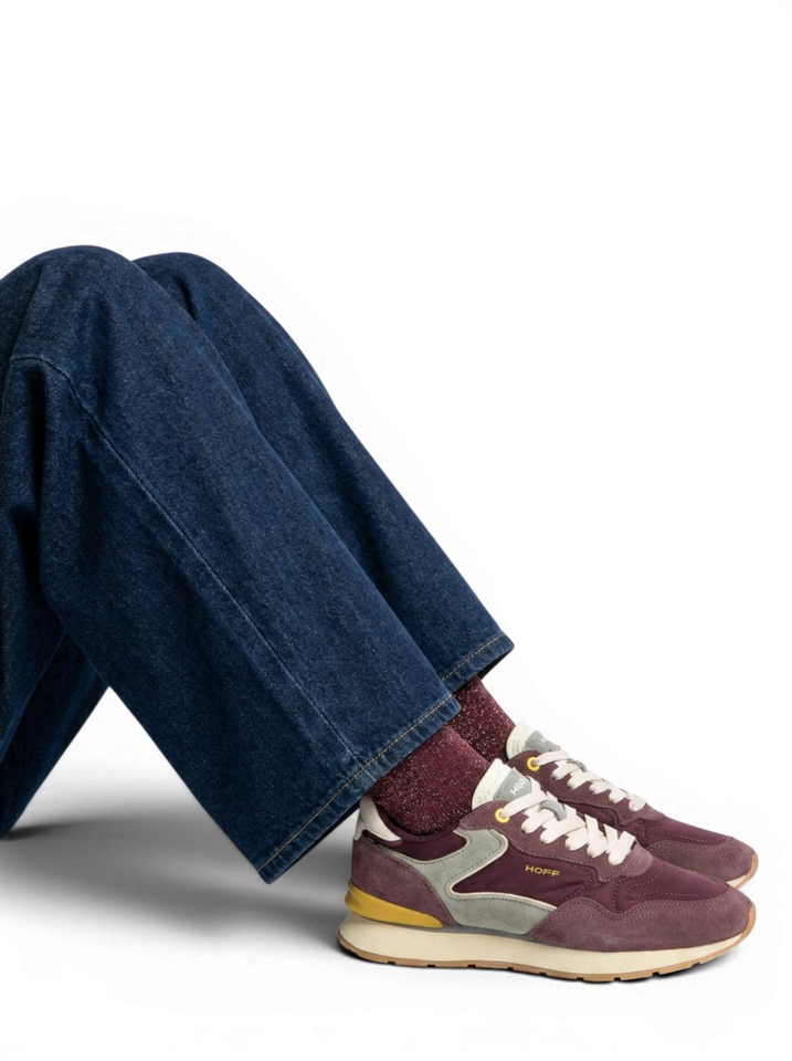 Aubergine kleurige lage sneakers met geel detail City Hoff 