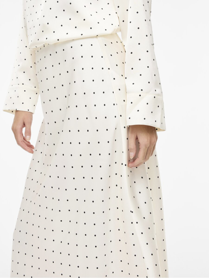 Cloud dancer lange rok met bollen Vifadia Vila 