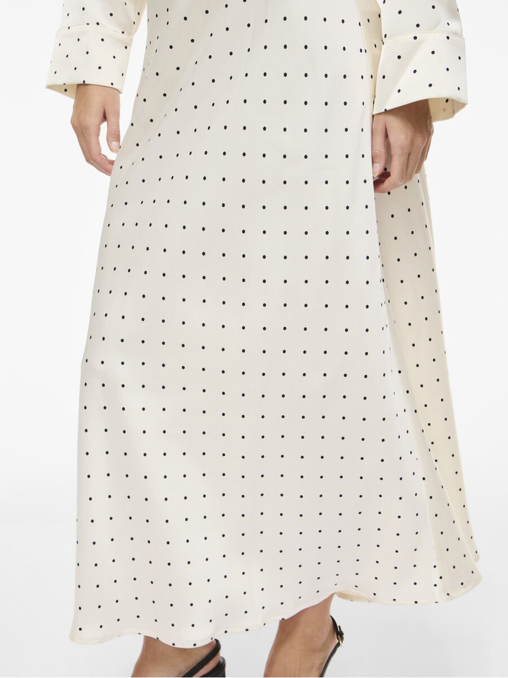Cloud dancer lange rok met bollen Vifadia Vila 