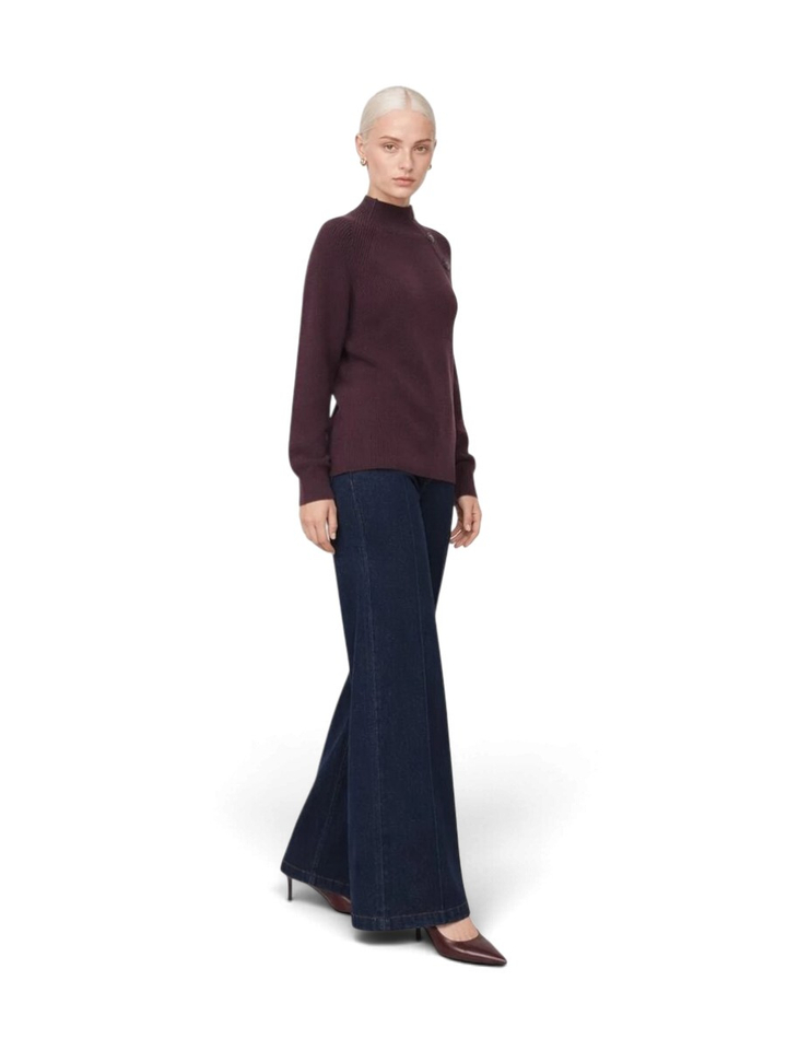 Auberginekleurige pull met knopen aan de hals Enriqueta Kocca