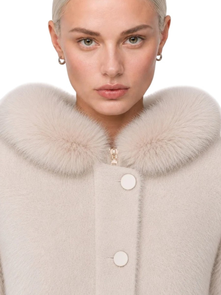 Ecru zachte vest met faux fur kraag Eutalia Kocca 