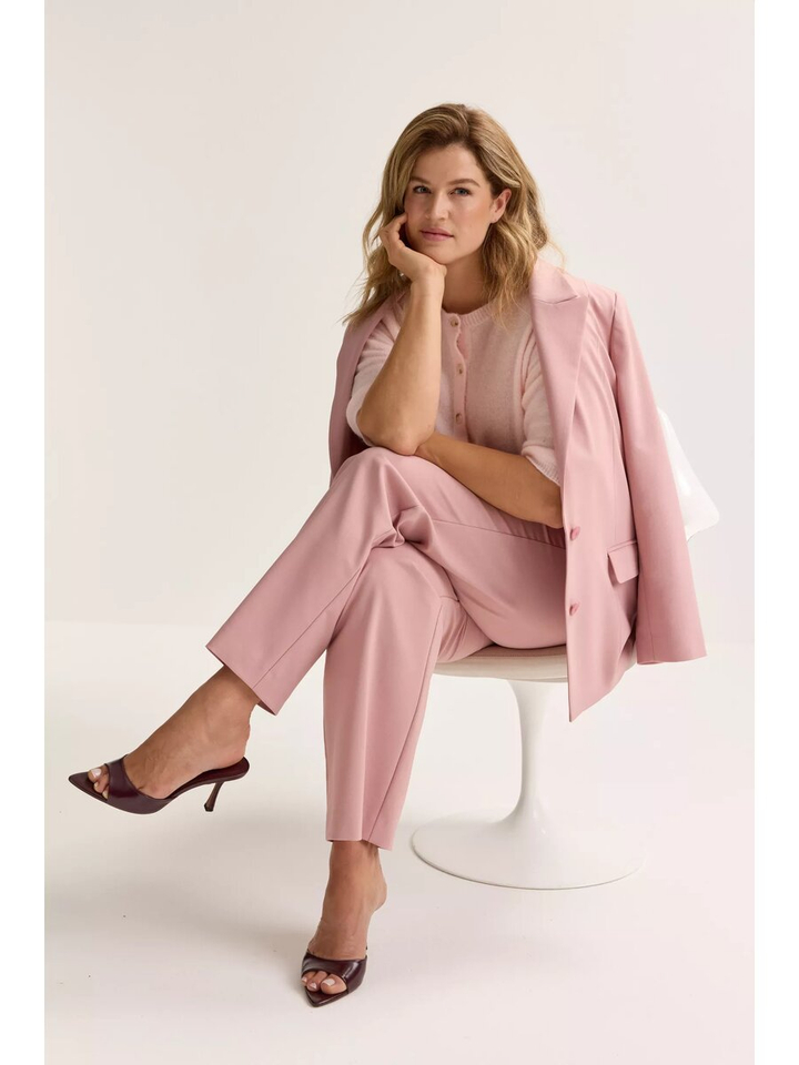 Roze losvallende broek May Chinouk Mayerline