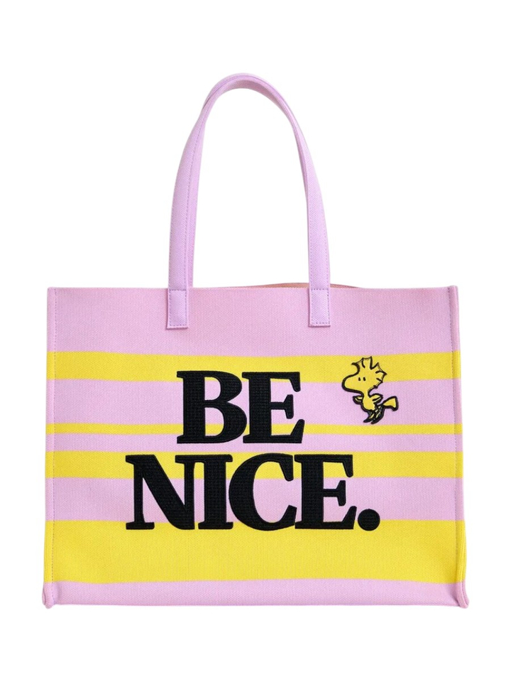 Lila en geel gestreepte boodschappentas met afbeeldingen van Peanuts Snoopy en zwarte tekst Jobba Essentiel