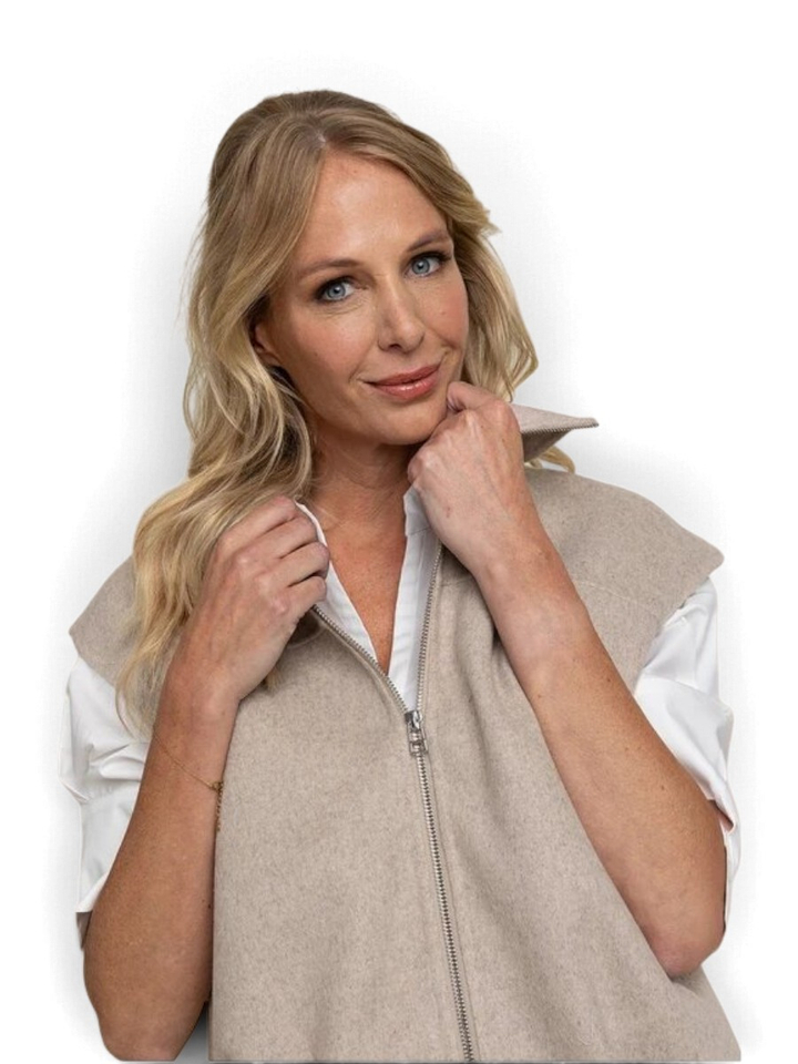 Taupe mouwloze wollen vest RONI Annelien Coorevits